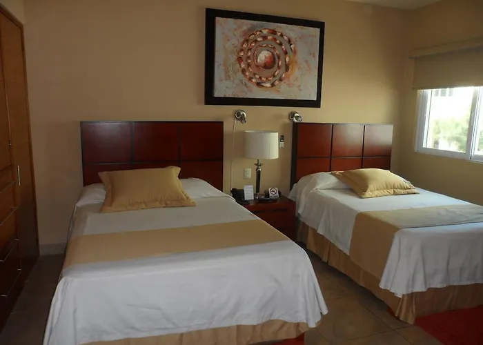 Los Pinos Casa-Habitacion